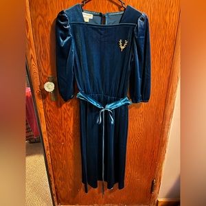 Jodi Micheals 1980s blue velvet dress